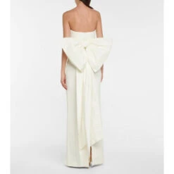 Rebecca Vallance Bridal Rosette Crêpe Gown 7 Rebecca Vallance Bridal Rosette Crêpe Gown -REBECCA VALLANCE Sales unnamed file 977